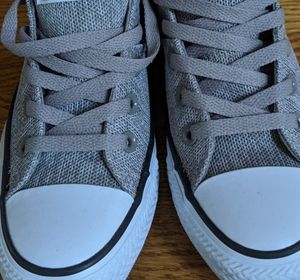 Converse Chuck Taylor Low Women's Size 6